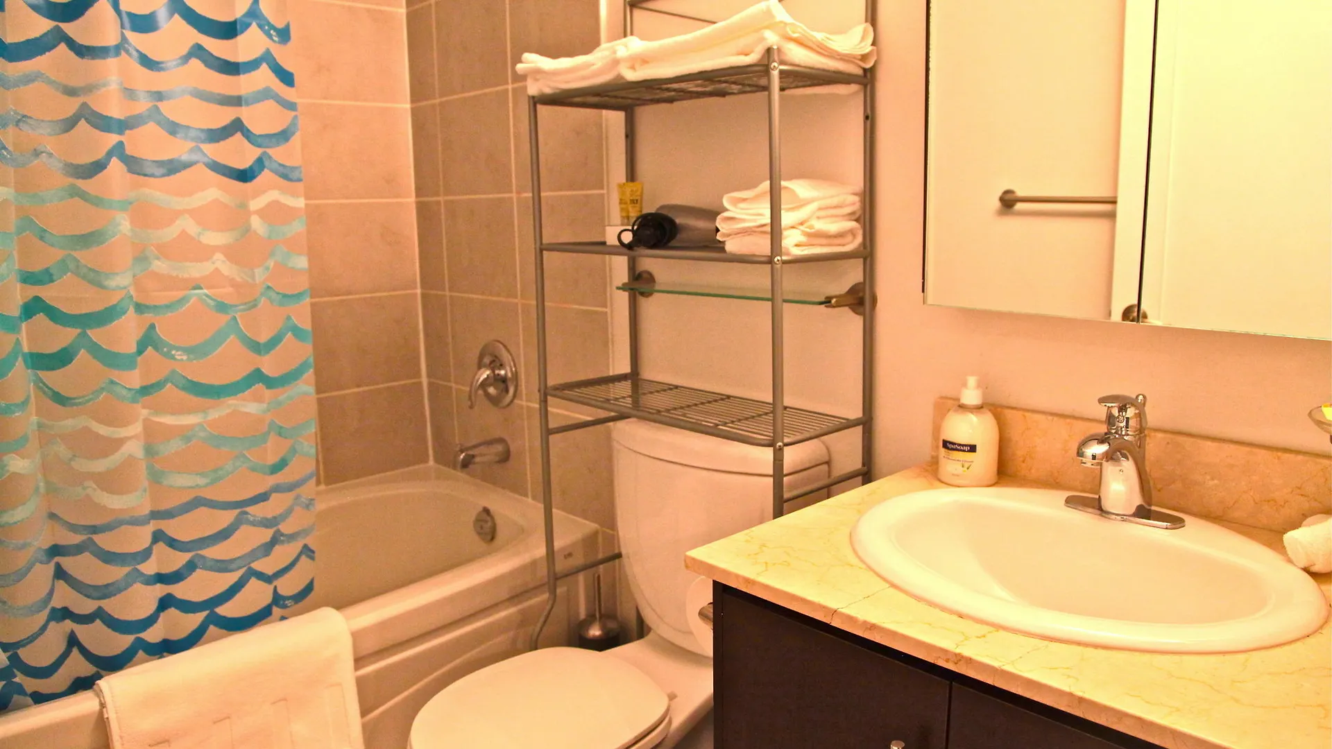 Lägenhet Red Maple Suites - Blue Jays Way Toronto