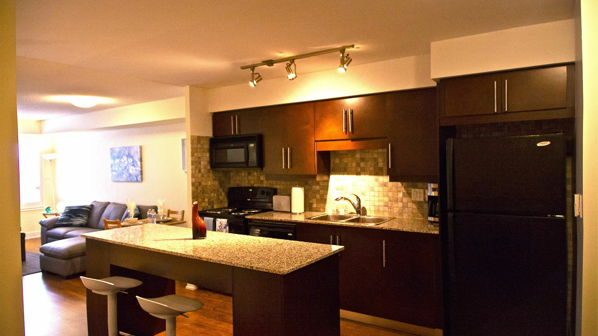 Red Maple Suites - Blue Jays Way Toronto Lägenhet